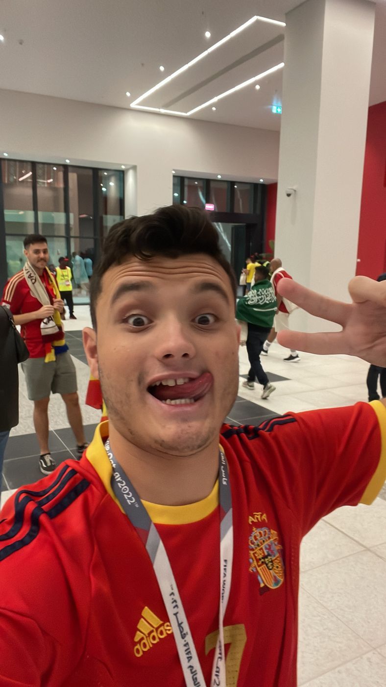 Pasillos de estadio, cara de Mundial